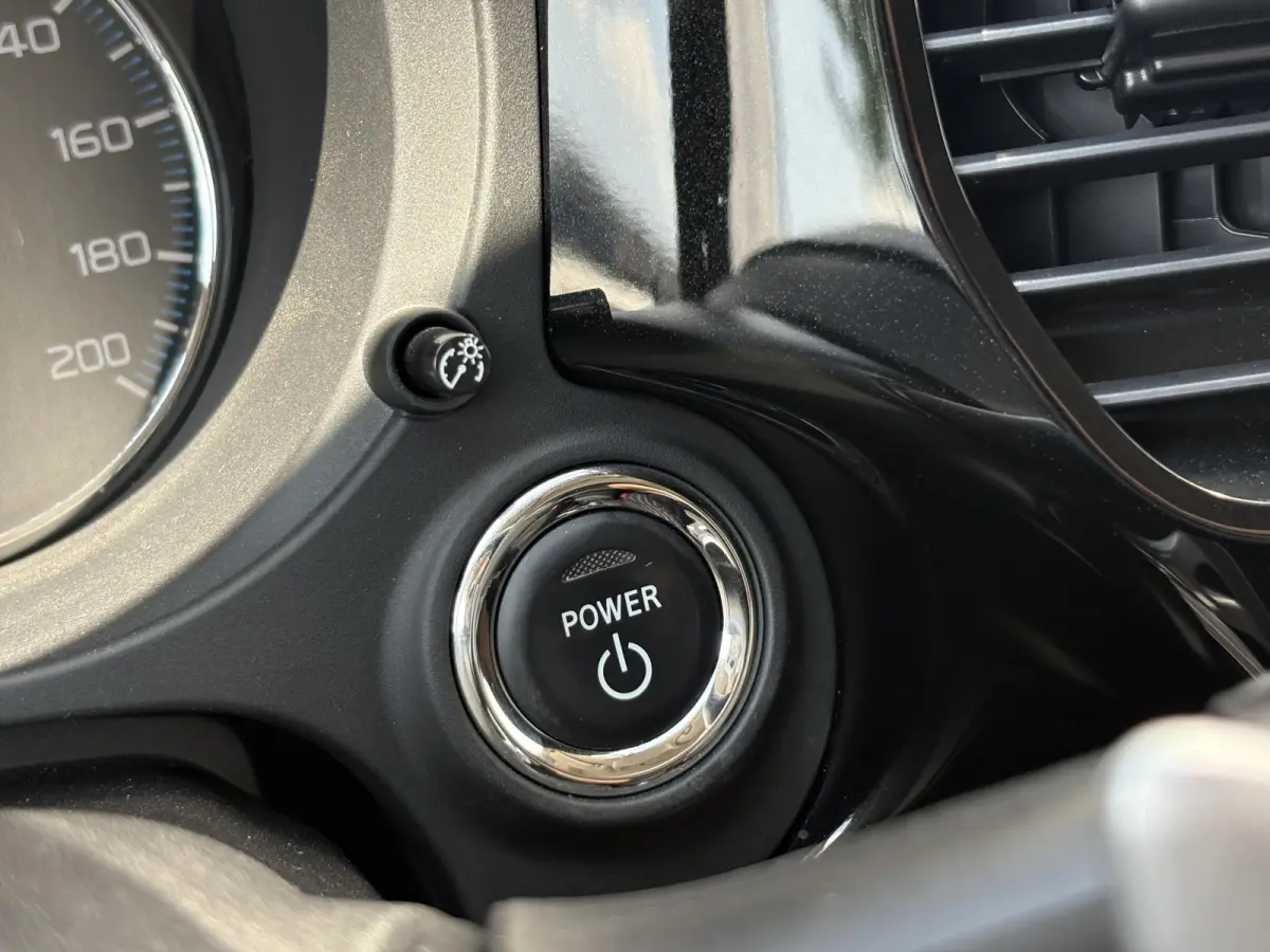 2.4 PHEV Intense+ / Stoel/Stuurverwarming / Climate control / Glazen schuif-/kanteldak / Trekhaak geremd trekgewicht 1500 kg / Navigatie / Bluetooth /