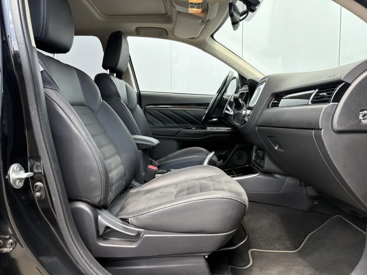 2.4 PHEV Intense+ / Stoel/Stuurverwarming / Climate control / Glazen schuif-/kanteldak / Trekhaak geremd trekgewicht 1500 kg / Navigatie / Bluetooth /