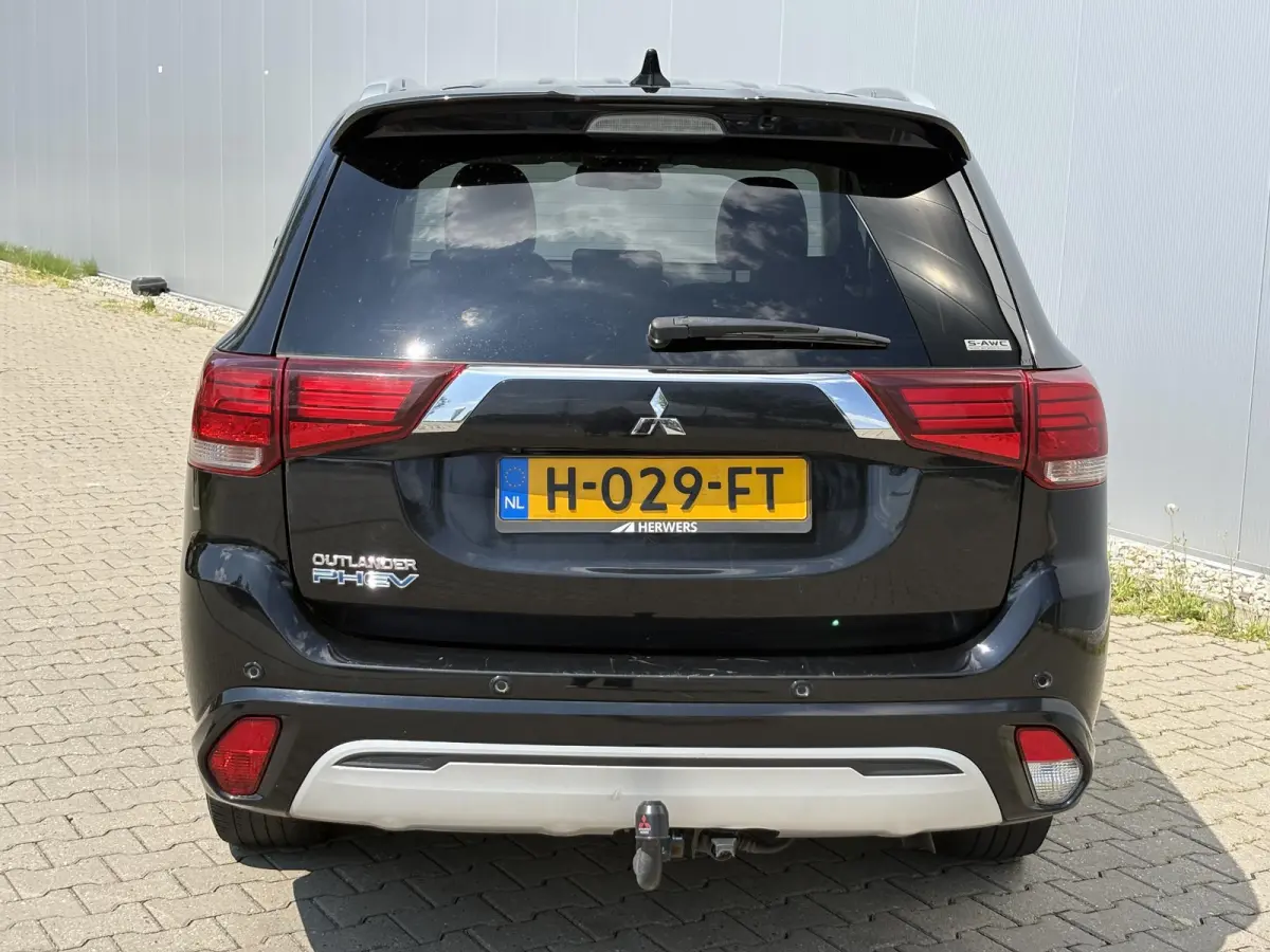 2.4 PHEV Intense+ / Stoel/Stuurverwarming / Climate control / Glazen schuif-/kanteldak / Trekhaak geremd trekgewicht 1500 kg / Navigatie / Bluetooth /