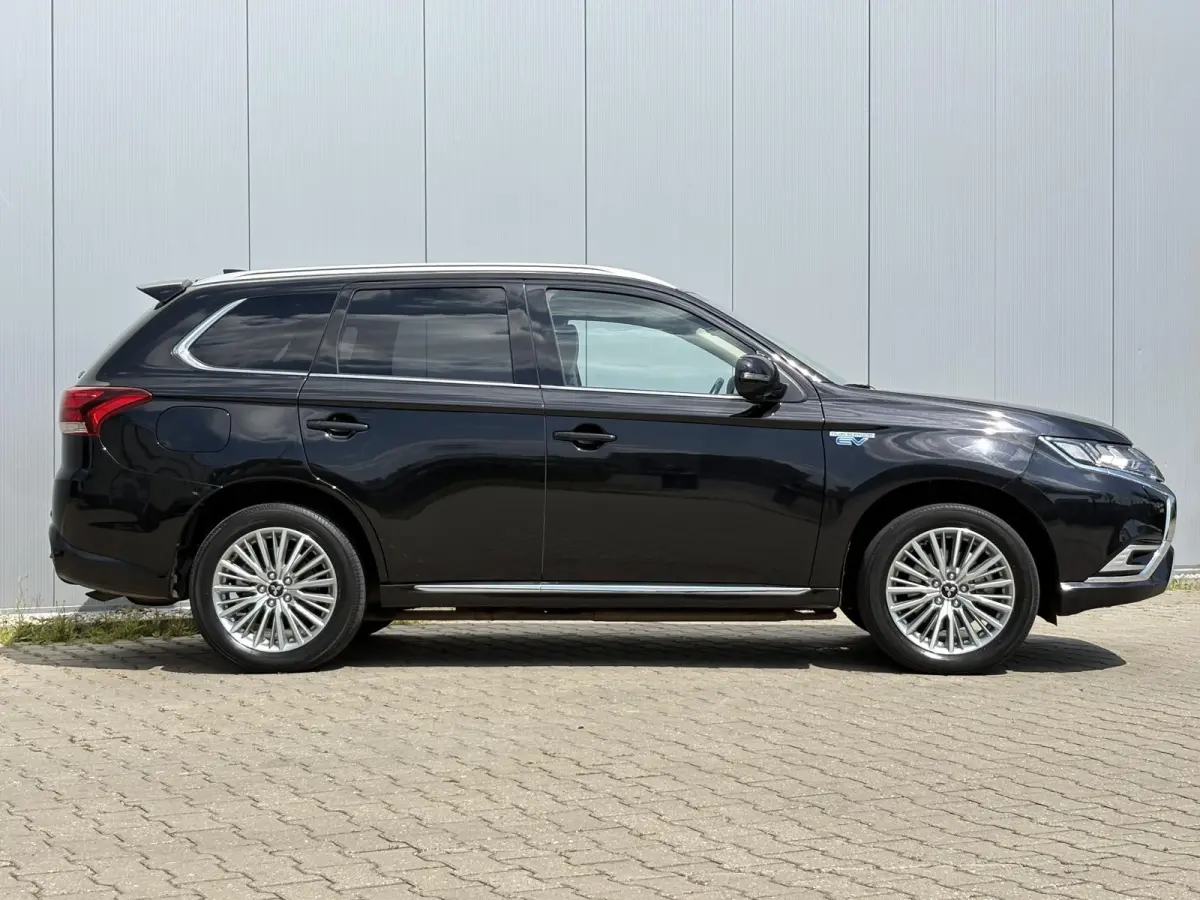2.4 PHEV Intense+ / Stoel/Stuurverwarming / Climate control / Glazen schuif-/kanteldak / Trekhaak geremd trekgewicht 1500 kg / Navigatie / Bluetooth /