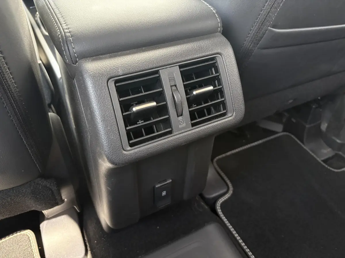 2.4 PHEV Intense+ / Stoel/Stuurverwarming / Climate control / Glazen schuif-/kanteldak / Trekhaak geremd trekgewicht 1500 kg / Navigatie / Bluetooth /