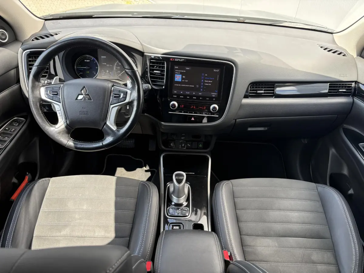 2.4 PHEV Intense+ / Stoel/Stuurverwarming / Climate control / Glazen schuif-/kanteldak / Trekhaak geremd trekgewicht 1500 kg / Navigatie / Bluetooth /