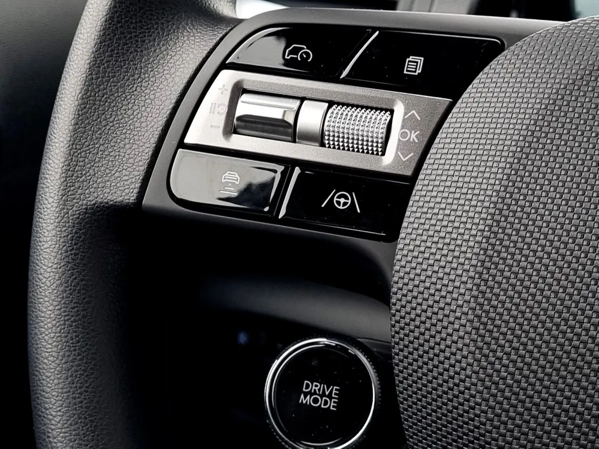 E-Motion 49 kWh / Navigatie / Airco / Cruise control Adaptief / Apple Carplay/Android Auto /