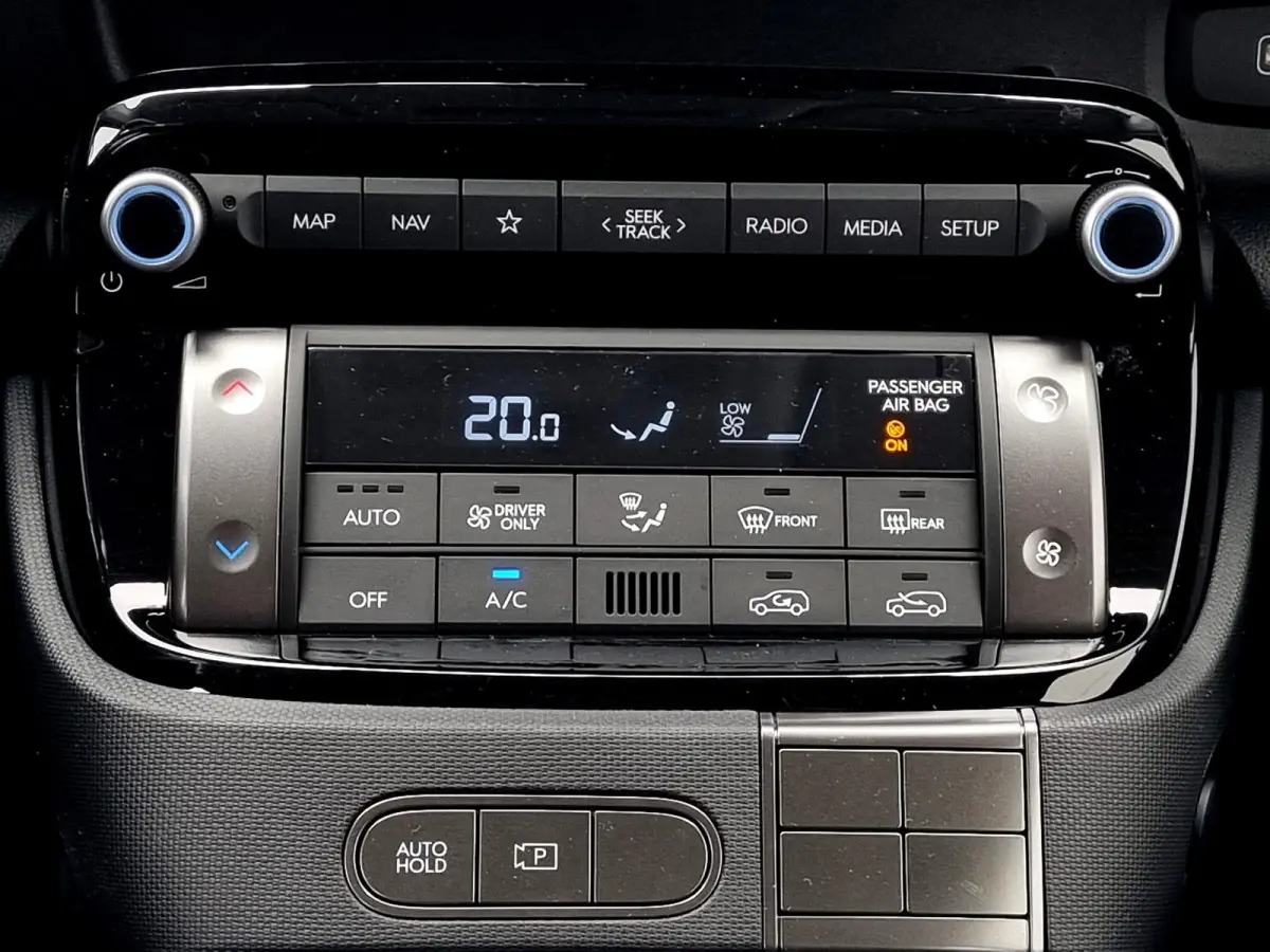 E-Motion 49 kWh / Navigatie / Airco / Cruise control Adaptief / Apple Carplay/Android Auto /