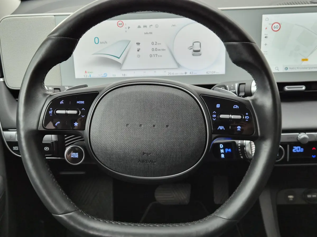 Connect 77.4 kWh / SOH 100% / Trekgewicht 1600 kg / CCS snelladen / Warmtepomp / Rondomzicht camera / Stuur- Stoel & Achterbank verwarming / Adaptief cruise control / Draadloze telefoon lade