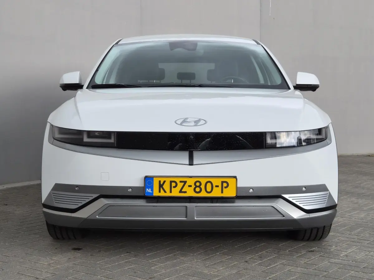 Connect 77.4 kWh / SOH 100% / Trekgewicht 1600 kg / CCS snelladen / Warmtepomp / Rondomzicht camera / Stuur- Stoel & Achterbank verwarming / Adaptief cruise control / Draadloze telefoon lade