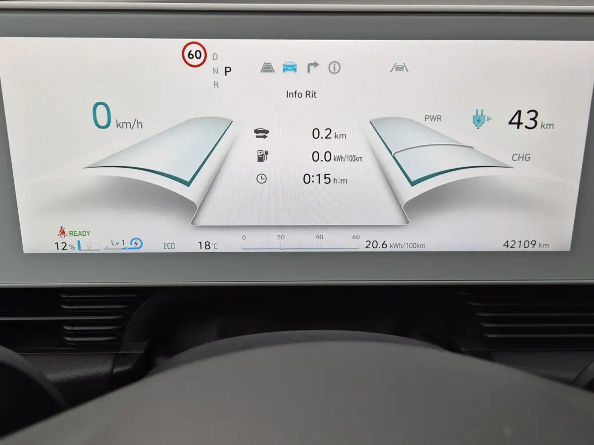 Connect 77.4 kWh / SOH 100% / Trekgewicht 1600 kg / CCS snelladen / Warmtepomp / Rondomzicht camera / Stuur- Stoel & Achterbank verwarming / Adaptief cruise control / Draadloze telefoon lade