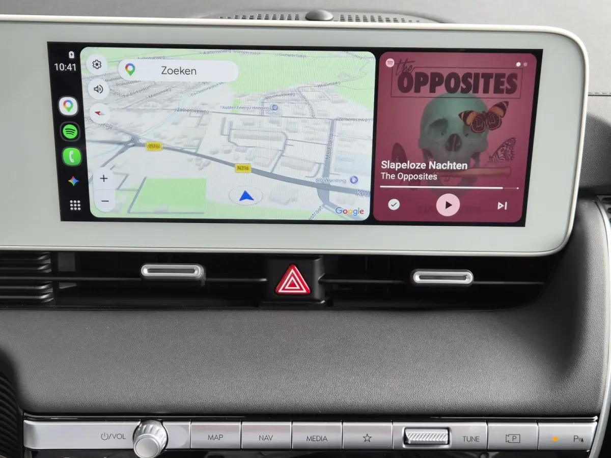 Connect 77.4 kWh / SOH 100% / Trekgewicht 1600 kg / CCS snelladen / Warmtepomp / Rondomzicht camera / Stuur- Stoel & Achterbank verwarming / Adaptief cruise control / Draadloze telefoon lade