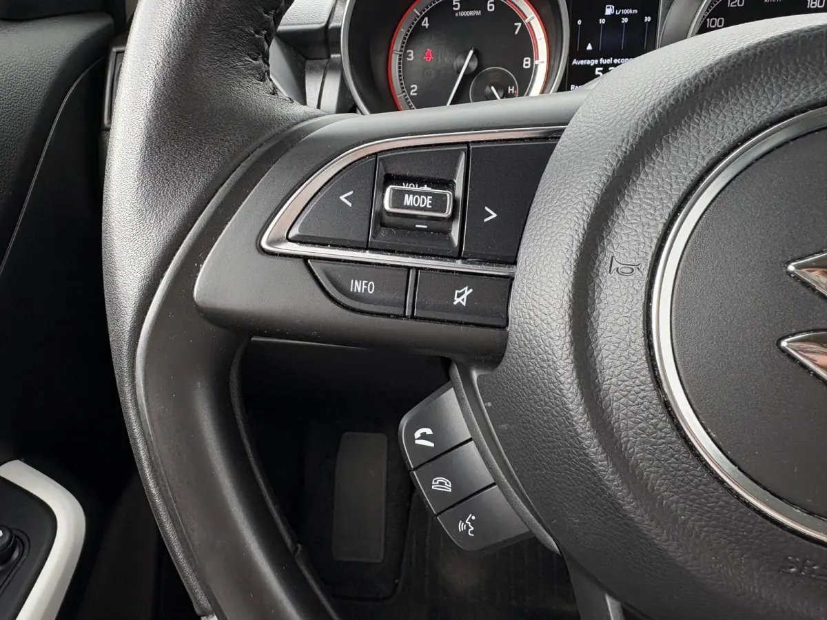 1.2 Select Smart Hybrid / Trekhaak met afneembare kogel 1000kg geremd / Navigatie / Fabrieksgarantie tot 2030 / Airco / Apple carplay/Android Auto / Cruise control adaptief /