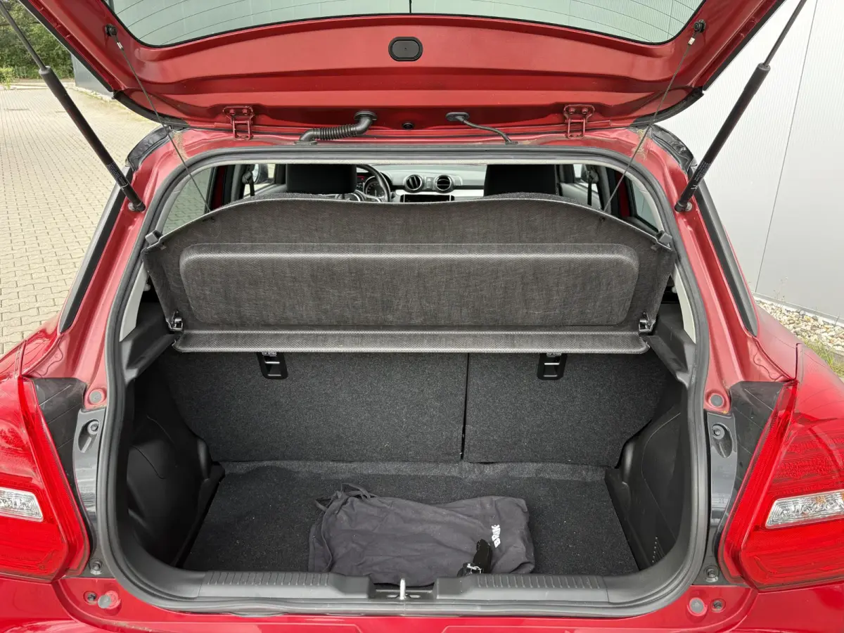 1.2 Select Smart Hybrid / Trekhaak met afneembare kogel 1000kg geremd / Navigatie / Fabrieksgarantie tot 2030 / Airco / Apple carplay/Android Auto / Cruise control adaptief /
