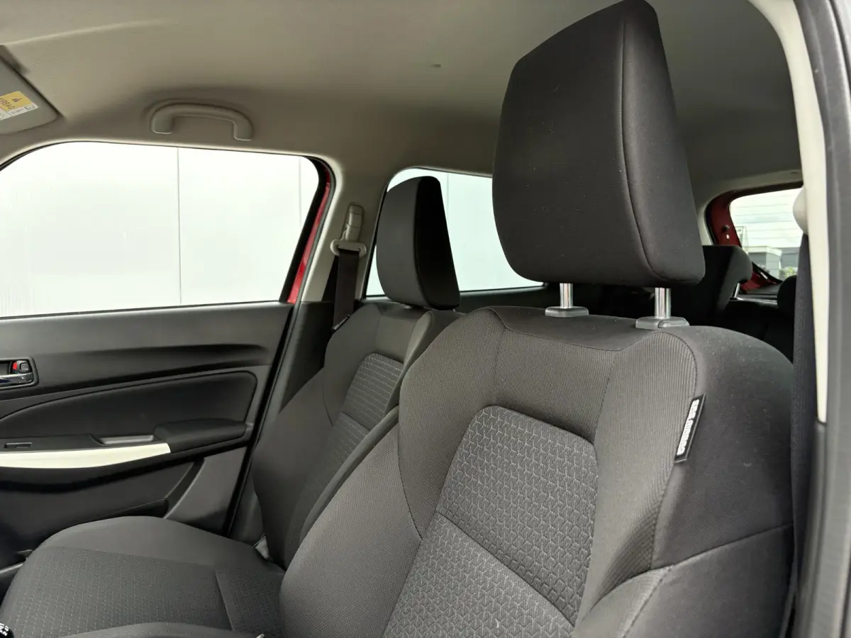 1.2 Select Smart Hybrid / Trekhaak met afneembare kogel 1000kg geremd / Navigatie / Fabrieksgarantie tot 2030 / Airco / Apple carplay/Android Auto / Cruise control adaptief /