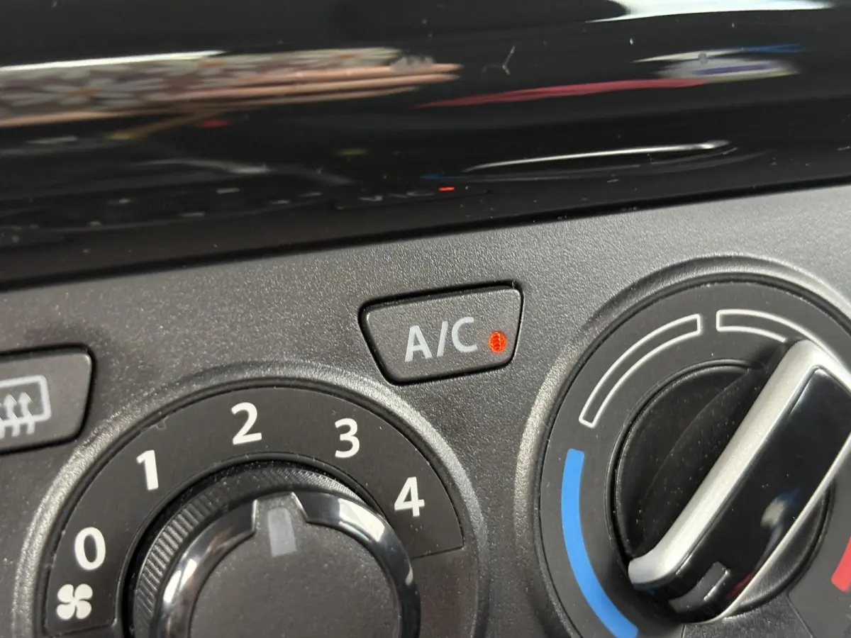 1.2 Select Smart Hybrid / Trekhaak met afneembare kogel 1000kg geremd / Navigatie / Fabrieksgarantie tot 2030 / Airco / Apple carplay/Android Auto / Cruise control adaptief /