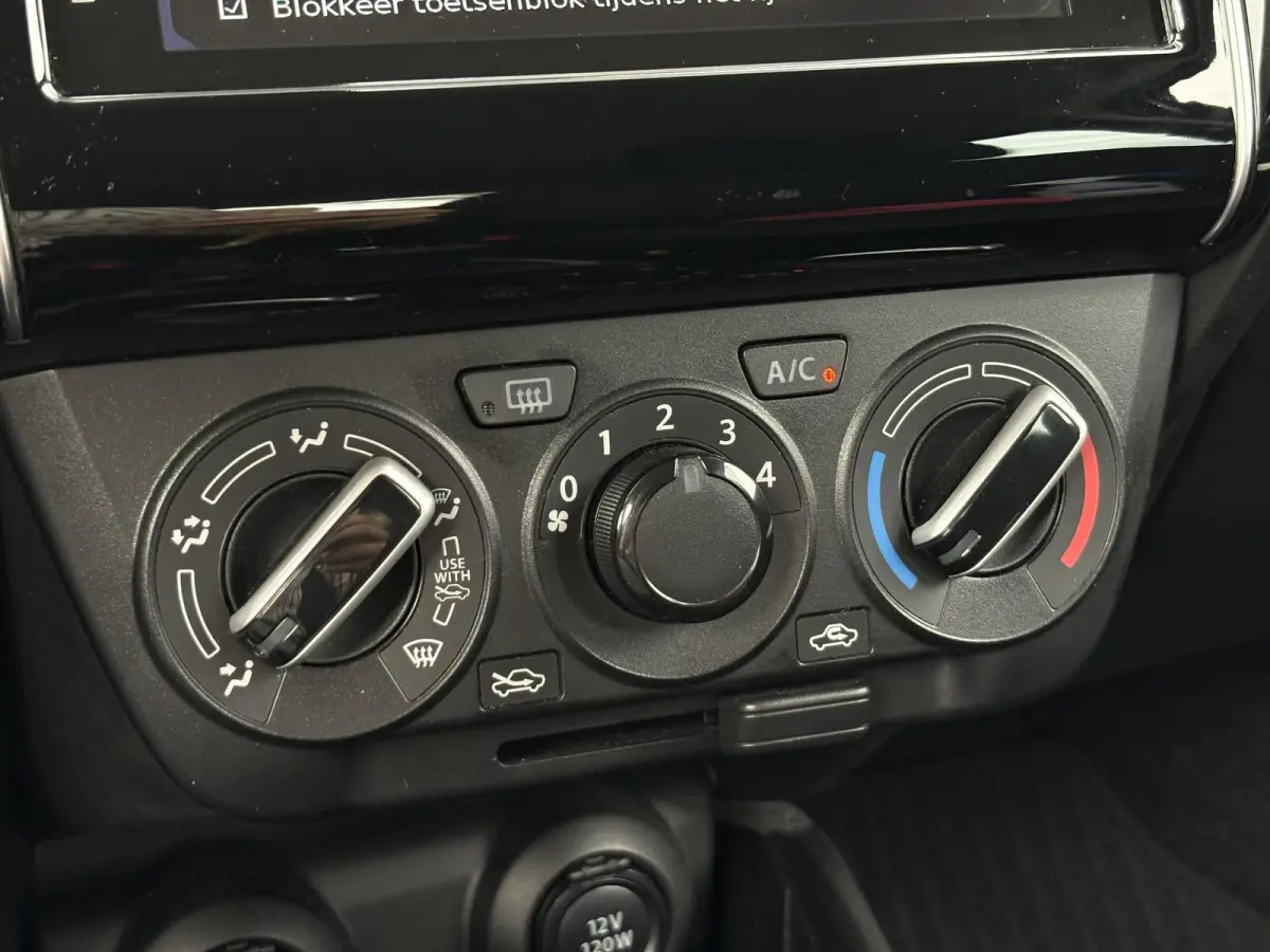 1.2 Select Smart Hybrid / Trekhaak met afneembare kogel 1000kg geremd / Navigatie / Fabrieksgarantie tot 2030 / Airco / Apple carplay/Android Auto / Cruise control adaptief /