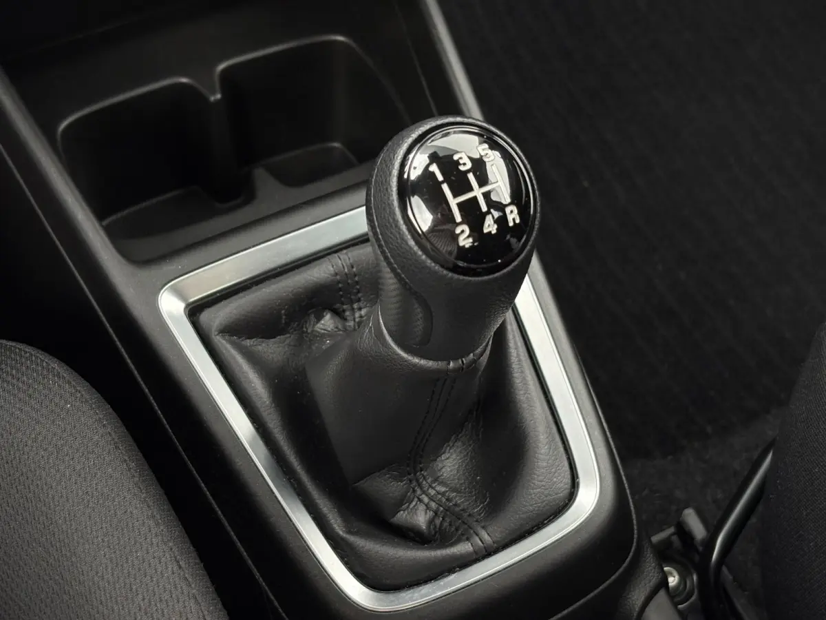 1.2 Select Smart Hybrid / Trekhaak met afneembare kogel 1000kg geremd / Navigatie / Fabrieksgarantie tot 2030 / Airco / Apple carplay/Android Auto / Cruise control adaptief /