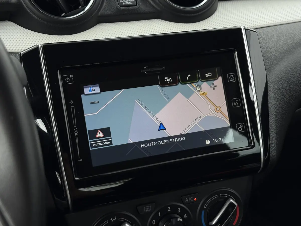 1.2 Select Smart Hybrid / Trekhaak met afneembare kogel 1000kg geremd / Navigatie / Fabrieksgarantie tot 2030 / Airco / Apple carplay/Android Auto / Cruise control adaptief /