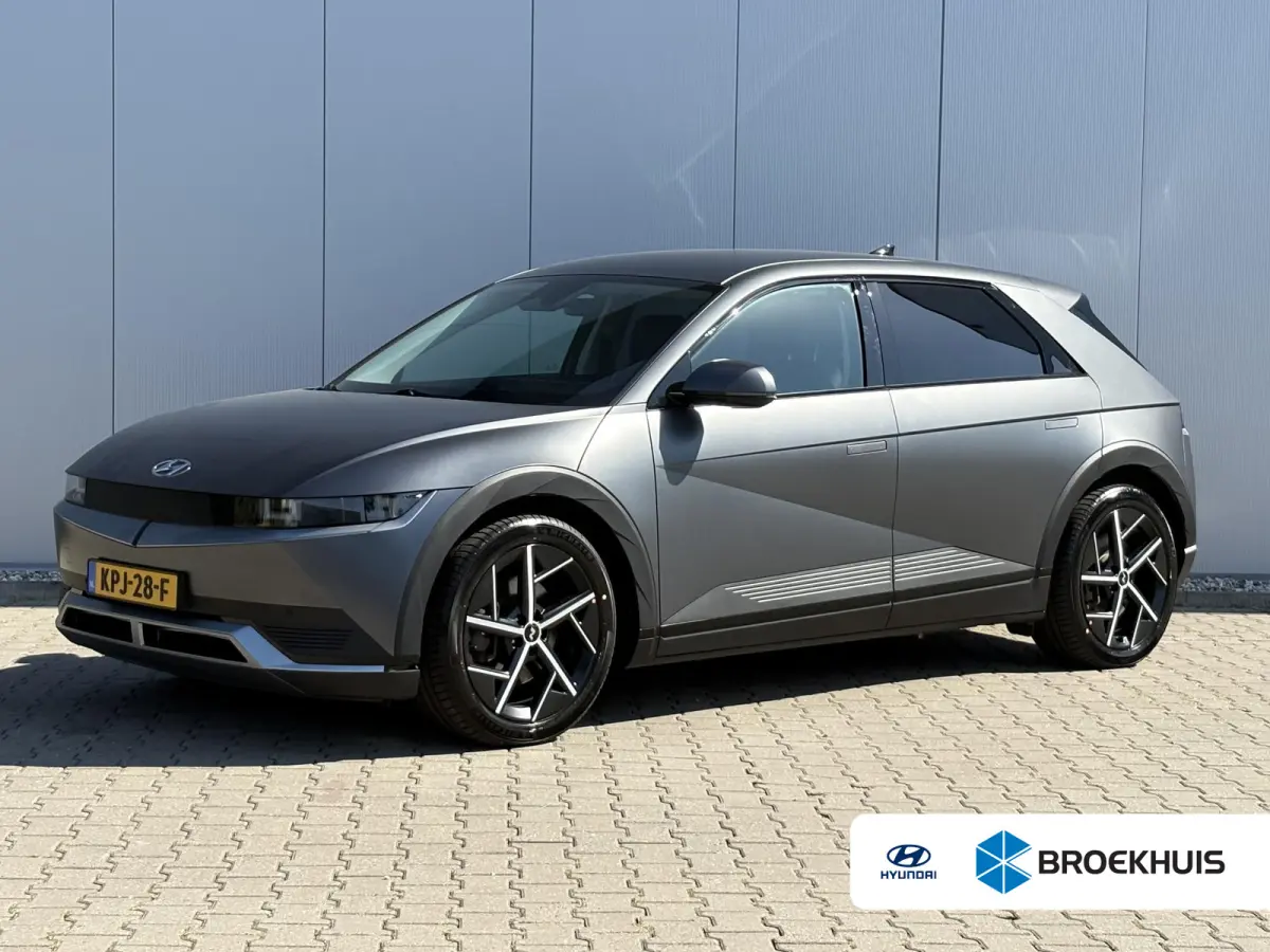 Connect 77.4 kWh / SOH 100% / Fabrieksgarantie tot 04-2028 / Dealer onderhouden / CCS snelladen / WLTP bereik 507 km bereik stad 710 km / Stuur- Stoel & Achterbank verwarming / Trekgewicht 1