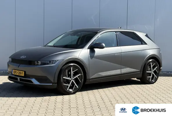 Connect 77.4 kWh / SOH 100% / Fabrieksgarantie tot 04-2028 / Dealer onderhouden / CCS snelladen / WLTP bereik 507 km bereik stad 710 km / Stuur- Stoel & Achterbank verwarming / Trekgewicht 1