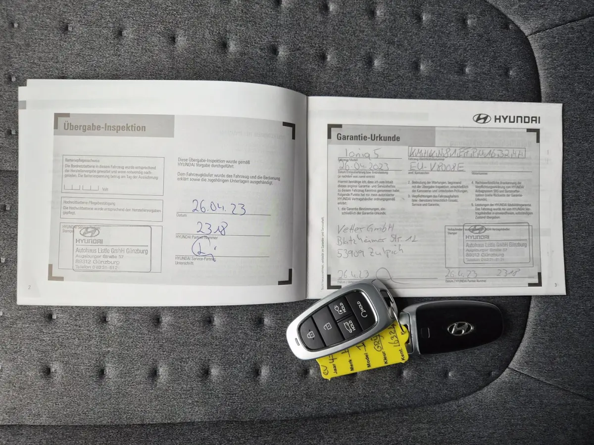 Connect 77.4 kWh / SOH 100% / Fabrieksgarantie tot 04-2028 / Dealer onderhouden / CCS snelladen / WLTP bereik 507 km bereik stad 710 km / Stuur- Stoel & Achterbank verwarming / Trekgewicht 1