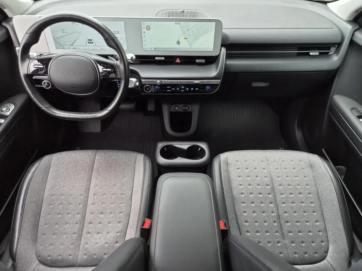 Connect 77.4 kWh / SOH 100% / Fabrieksgarantie tot 04-2028 / Dealer onderhouden / CCS snelladen / WLTP bereik 507 km bereik stad 710 km / Stuur- Stoel & Achterbank verwarming / Trekgewicht 1