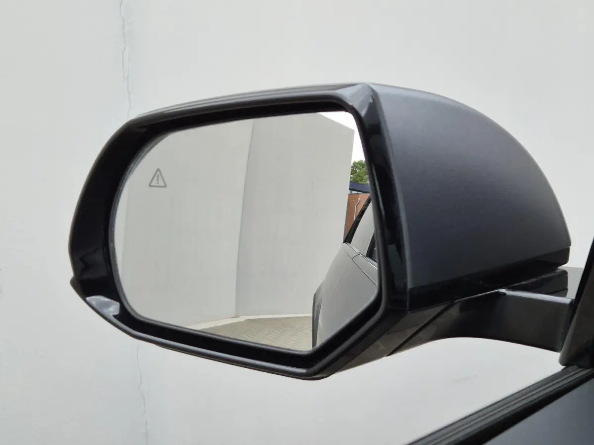Connect 77.4 kWh / SOH 100% / Fabrieksgarantie tot 04-2028 / Dealer onderhouden / CCS snelladen / WLTP bereik 507 km bereik stad 710 km / Stuur- Stoel & Achterbank verwarming / Trekgewicht 1