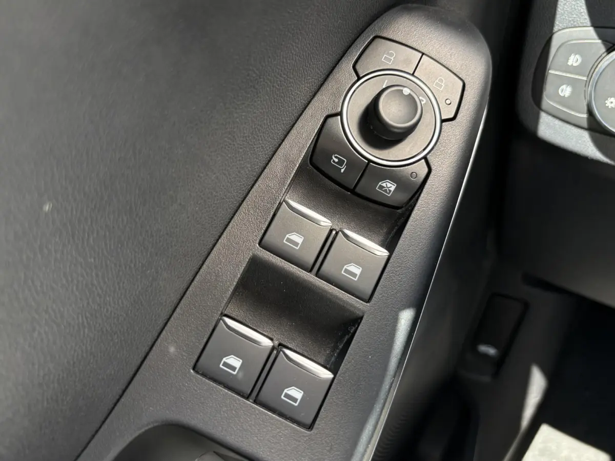 1.0 EcoBoost Titanium / Aicro / Cruise Control / Apple Carplay /Android Auto / Navigatie /