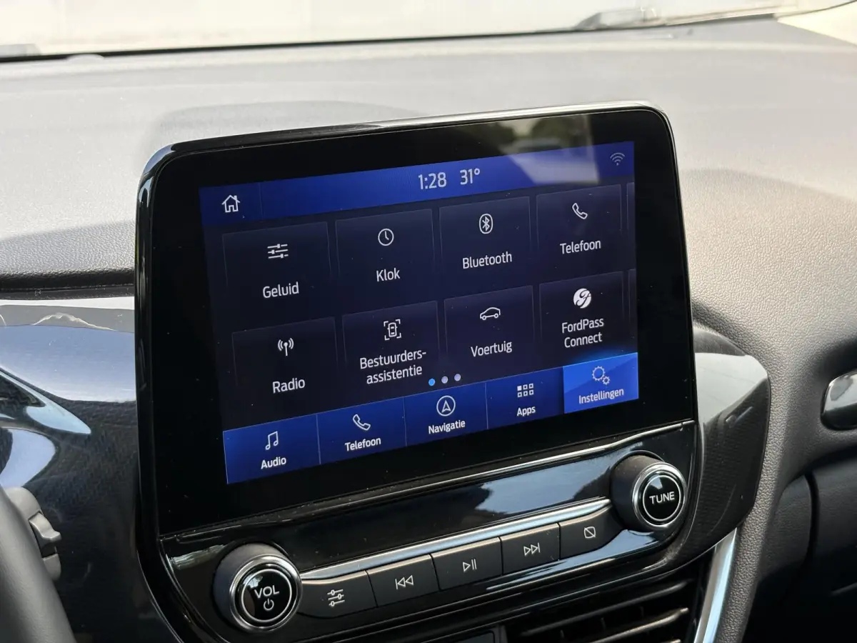 1.0 EcoBoost Titanium / Aicro / Cruise Control / Apple Carplay /Android Auto / Navigatie /