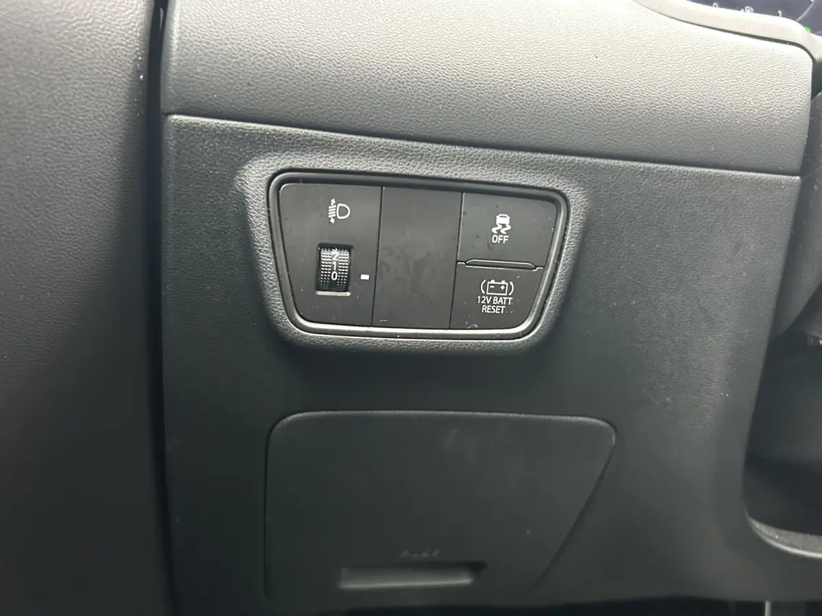 1.6 T-GDI HEV N Line Sky / Trekhaak Afneembaar 1650 KG Trekgewicht / Navigatie / Airco Automatisch / Stoelverwarming Voor & Achterin / Stuurwiel Verwarming / | Achterbank verwarmd | Apple Ca