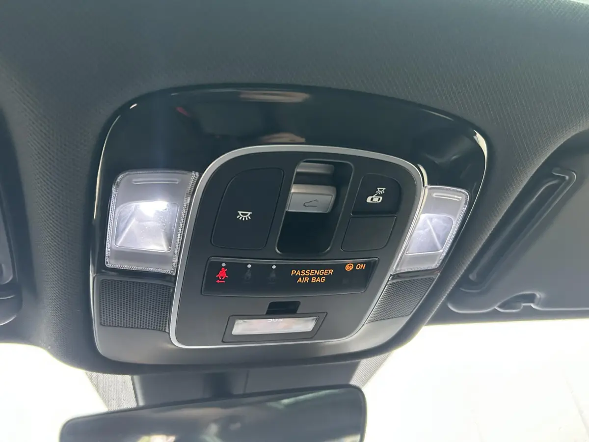 1.6 T-GDI HEV N Line Sky / Trekhaak Afneembaar 1650 KG Trekgewicht / Navigatie / Airco Automatisch / Stoelverwarming Voor & Achterin / Stuurwiel Verwarming / | Achterbank verwarmd | Apple Ca