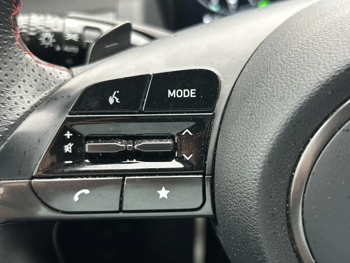 1.6 T-GDI HEV N Line Sky / Trekhaak Afneembaar 1650 KG Trekgewicht / Navigatie / Airco Automatisch / Stoelverwarming Voor & Achterin / Stuurwiel Verwarming / | Achterbank verwarmd | Apple Ca