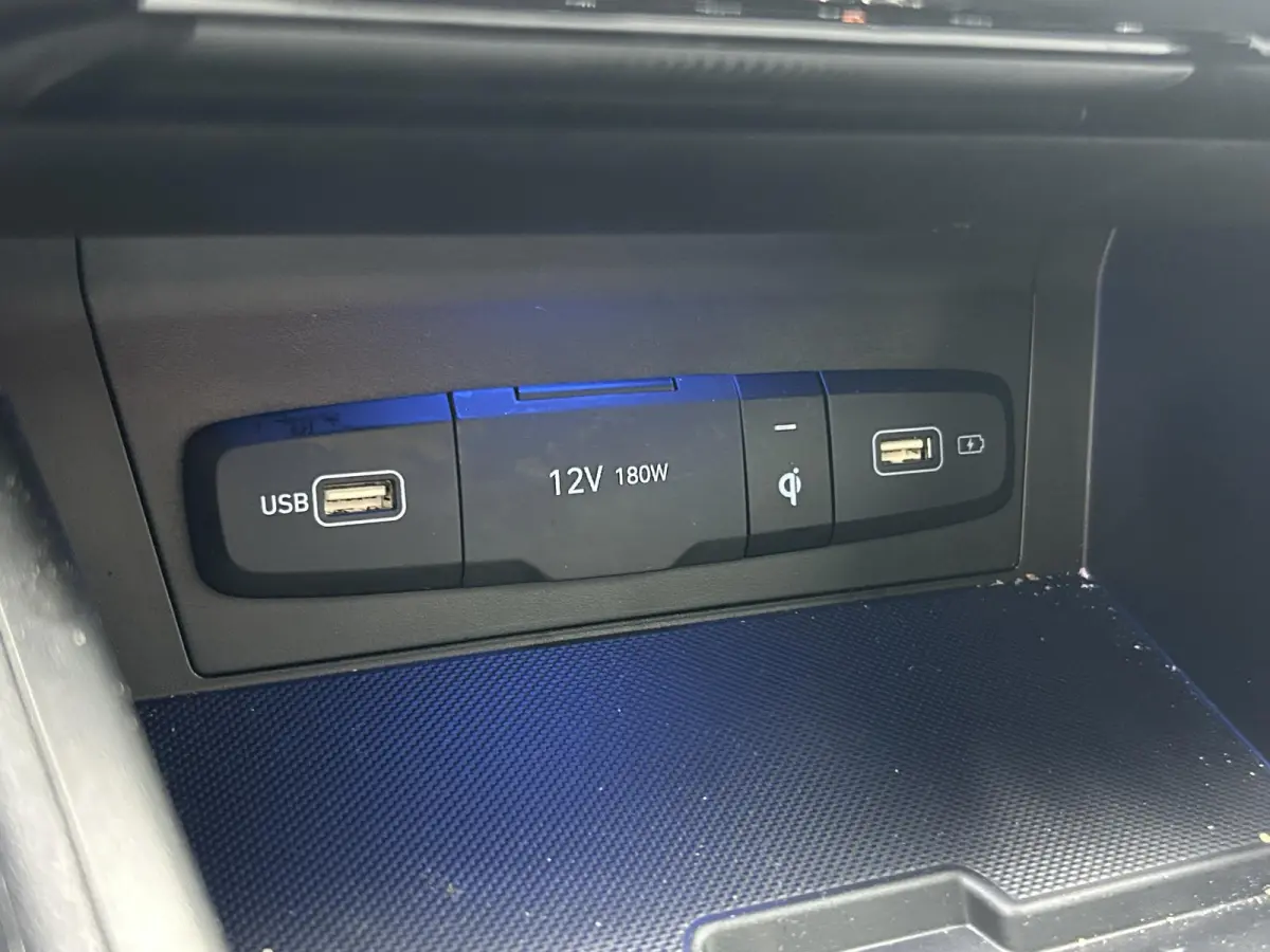 1.6 T-GDI HEV N Line Sky / Trekhaak Afneembaar 1650 KG Trekgewicht / Navigatie / Airco Automatisch / Stoelverwarming Voor & Achterin / Stuurwiel Verwarming / | Achterbank verwarmd | Apple Ca