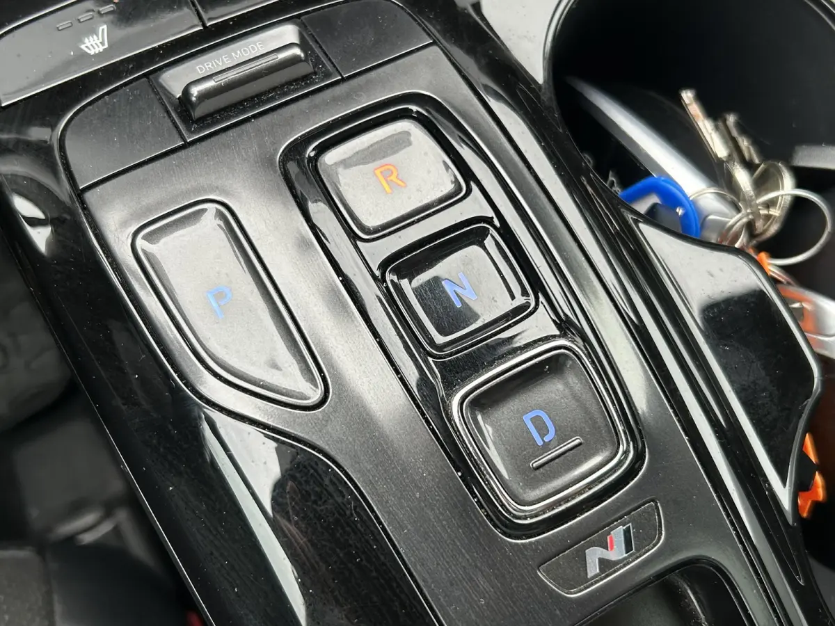 1.6 T-GDI HEV N Line Sky / Trekhaak Afneembaar 1650 KG Trekgewicht / Navigatie / Airco Automatisch / Stoelverwarming Voor & Achterin / Stuurwiel Verwarming / | Achterbank verwarmd | Apple Ca
