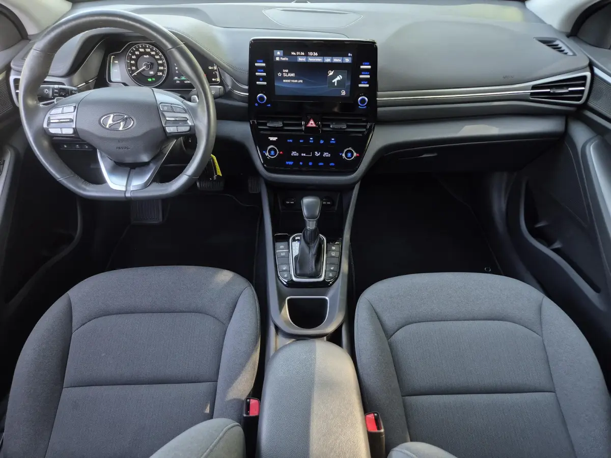 1.6 GDi PHEV Comfort / SOH 95.9% / All season banden / Stuur- & Stoelverwarming / Navigatie via Apple Carplay of Android Auto / Achteruitrijcamera / Cruise control / Parkeersensoren achter /