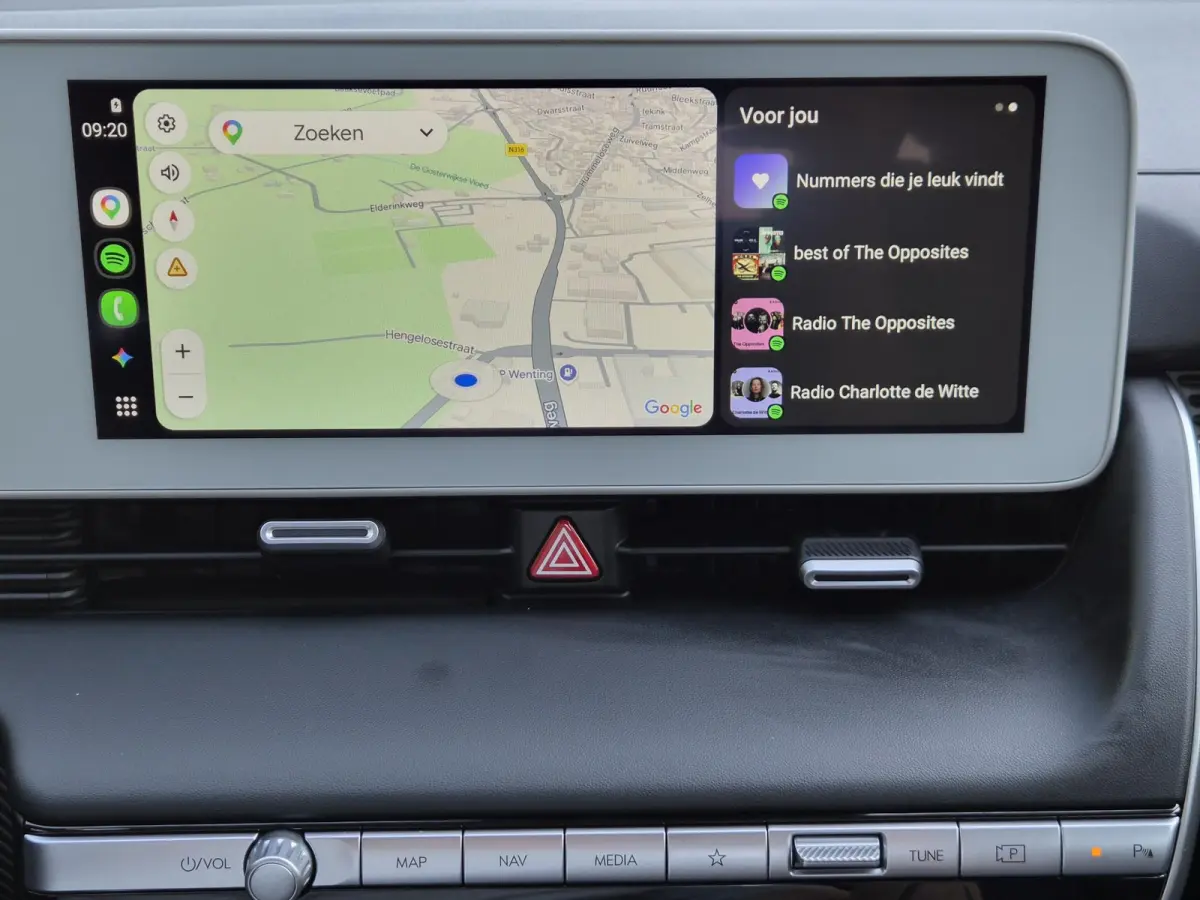 Style 58 kWh / SOH 100% / Dealer onderhouden / Fabrieksgarantie tot 05-2028 / CCS snelladen / Trekgewicht 1600 kg / Stuur- & Stoelverwarming / Adaptief cruise control / Achteruitrijcamera / 