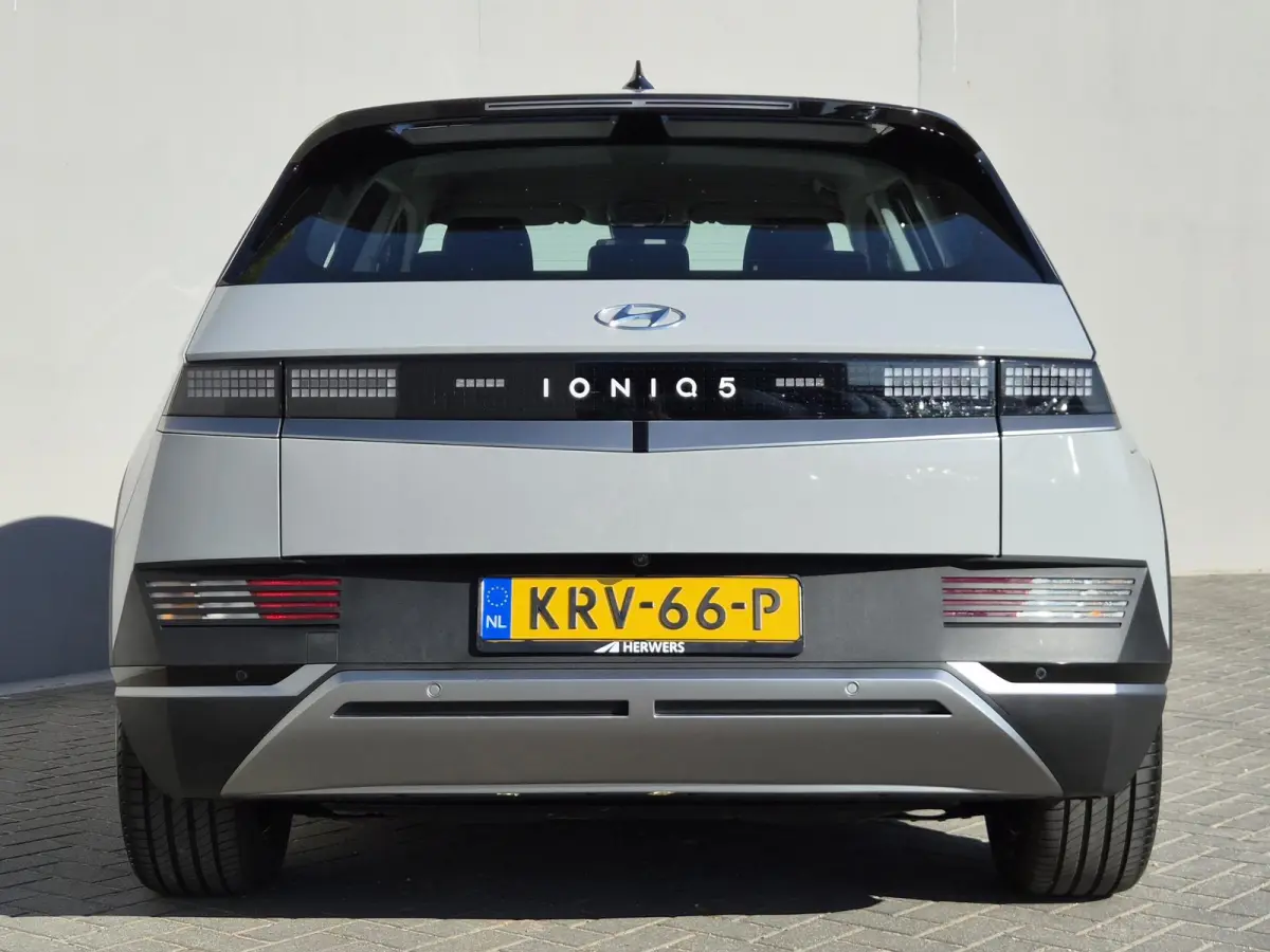 Style 58 kWh / SOH 100% / Dealer onderhouden / Fabrieksgarantie tot 05-2028 / CCS snelladen / Trekgewicht 1600 kg / Stuur- & Stoelverwarming / Adaptief cruise control / Achteruitrijcamera / 