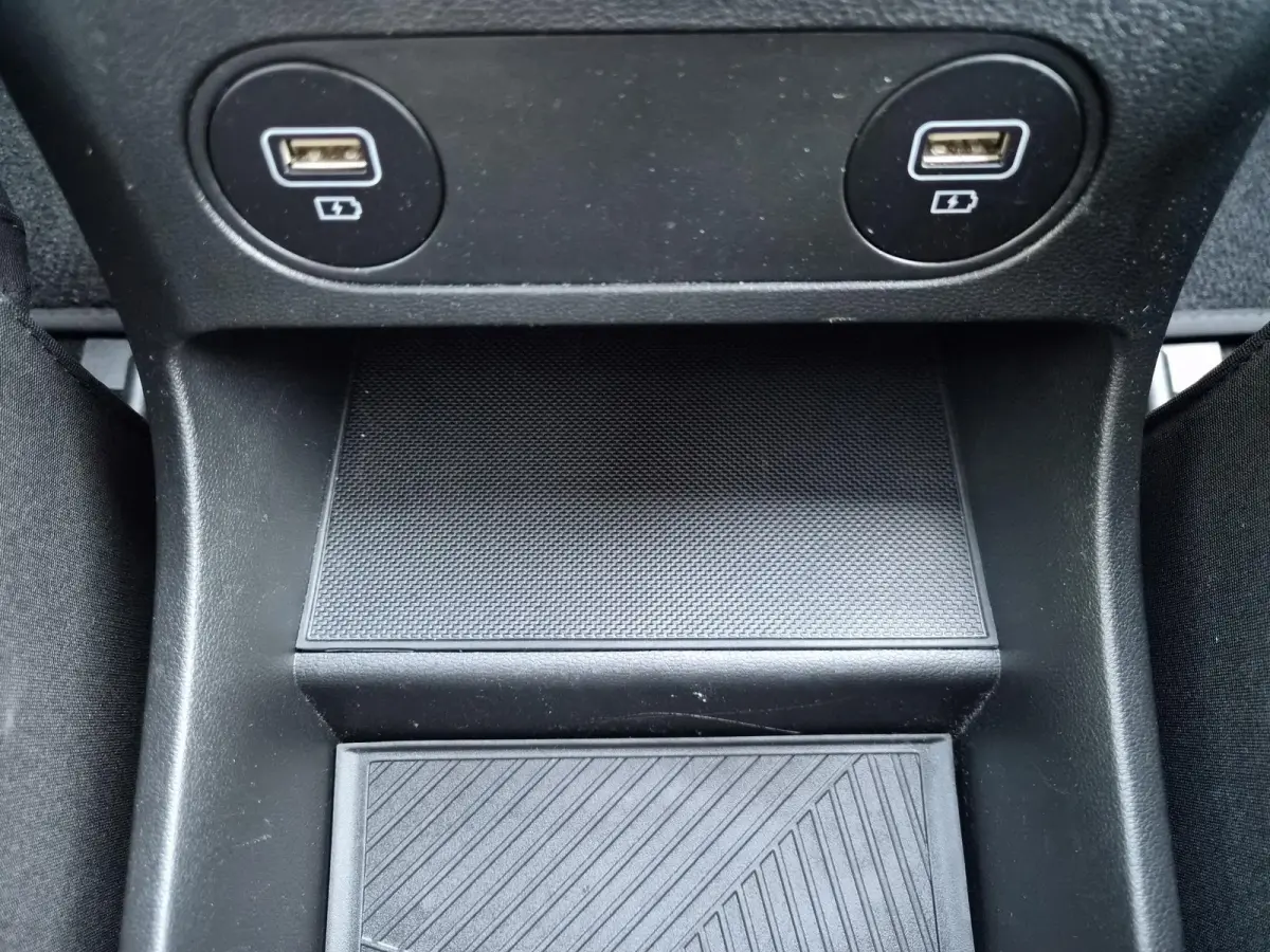 Style 58 kWh / SOH 100% / Dealer onderhouden / Fabrieksgarantie tot 05-2028 / CCS snelladen / Trekgewicht 1600 kg / Stuur- & Stoelverwarming / Adaptief cruise control / Achteruitrijcamera / 