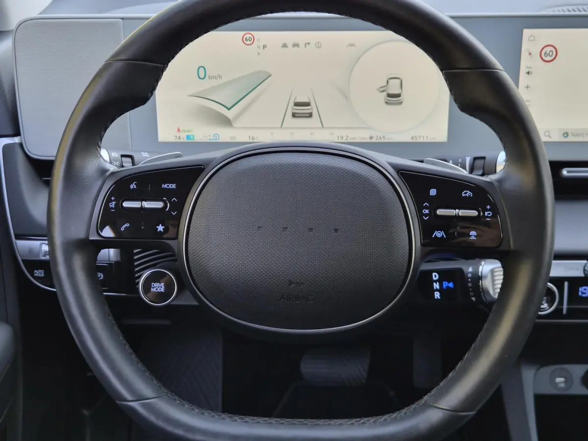 Style 58 kWh / SOH 100% / Dealer onderhouden / Fabrieksgarantie tot 05-2028 / CCS snelladen / Trekgewicht 1600 kg / Stuur- & Stoelverwarming / Adaptief cruise control / Achteruitrijcamera / 