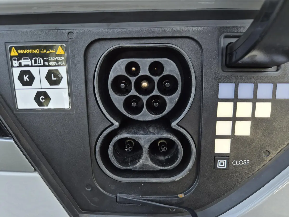 Style 58 kWh / SOH 100% / Dealer onderhouden / Fabrieksgarantie tot 05-2028 / CCS snelladen / Trekgewicht 1600 kg / Stuur- & Stoelverwarming / Adaptief cruise control / Achteruitrijcamera / 