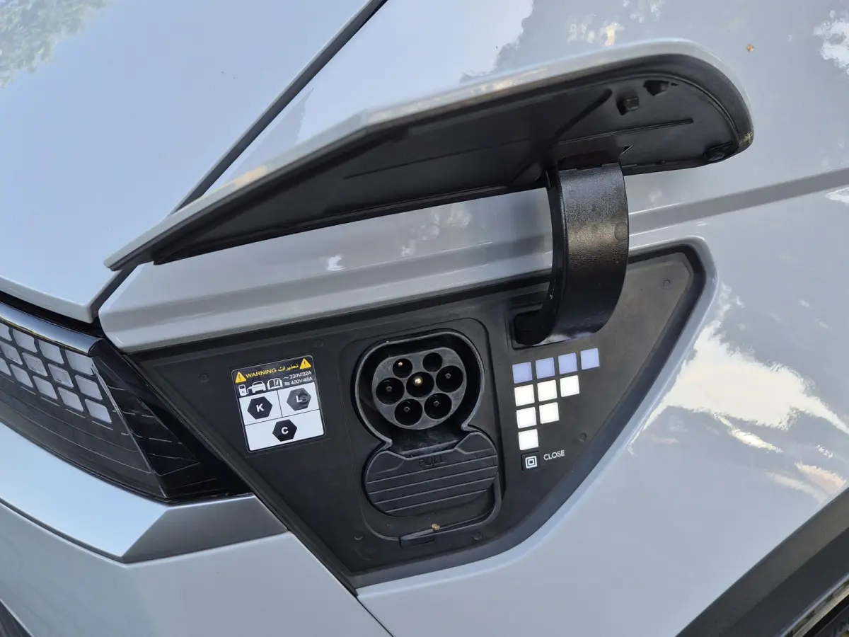 Style 58 kWh / SOH 100% / Dealer onderhouden / Fabrieksgarantie tot 05-2028 / CCS snelladen / Trekgewicht 1600 kg / Stuur- & Stoelverwarming / Adaptief cruise control / Achteruitrijcamera / 
