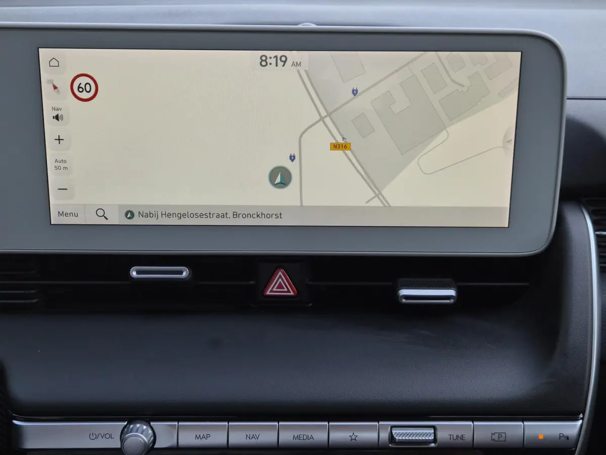 Style 58 kWh / SOH 100% / Dealer onderhouden / Fabrieksgarantie tot 05-2028 / CCS snelladen / Trekgewicht 1600 kg / Stuur- & Stoelverwarming / Adaptief cruise control / Achteruitrijcamera / 