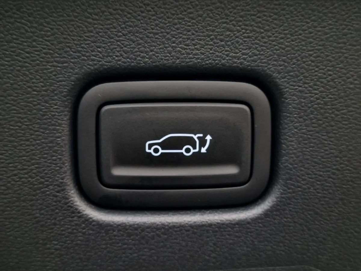 Premium 64.8 kWh / Uit Voorraad Leverbaar / Navigatie / Stoel verkoeling&Verwarming voorzijde /