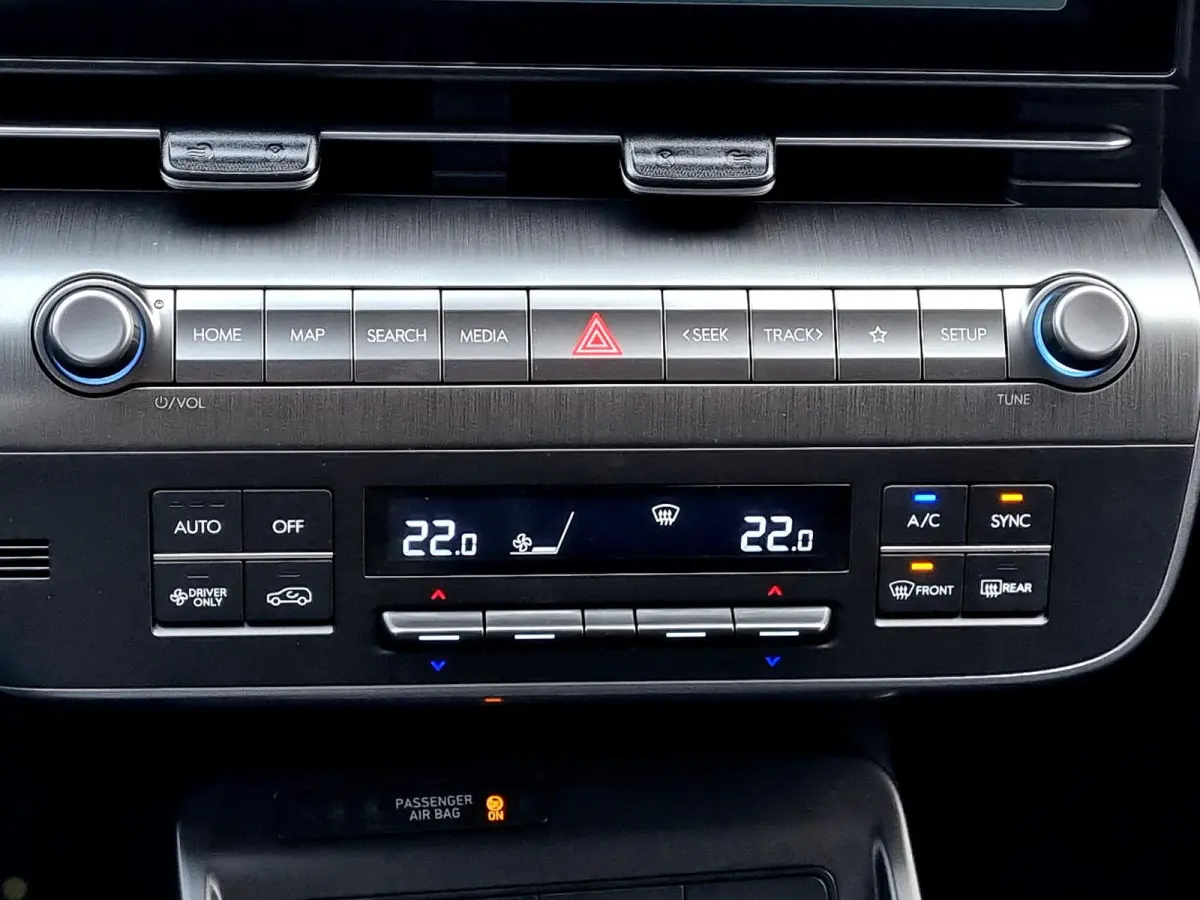 Premium 64.8 kWh / Uit Voorraad Leverbaar / Navigatie / Stoel verkoeling&Verwarming voorzijde /