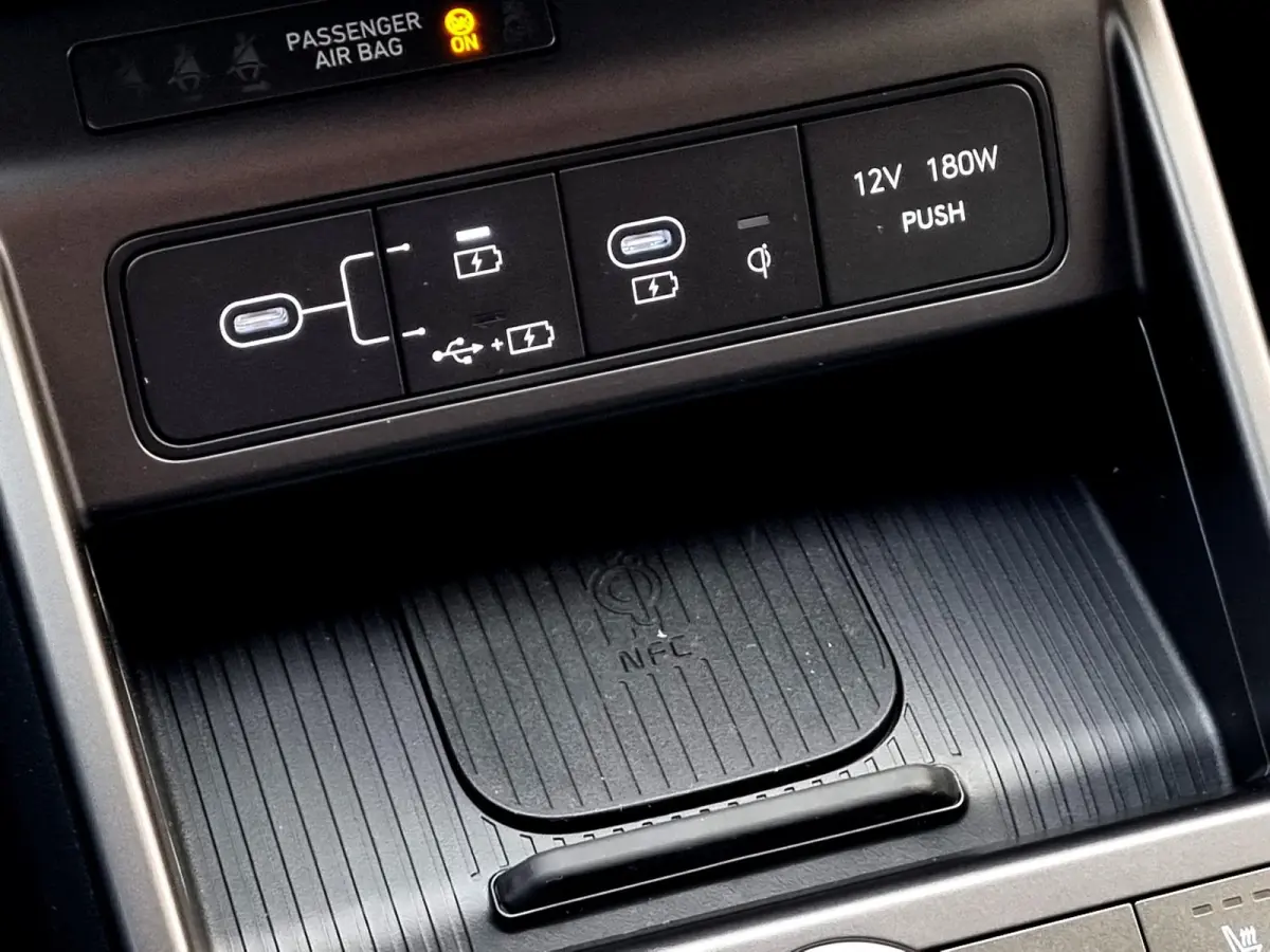 Premium 64.8 kWh / Uit Voorraad Leverbaar / Navigatie / Stoel verkoeling&Verwarming voorzijde /