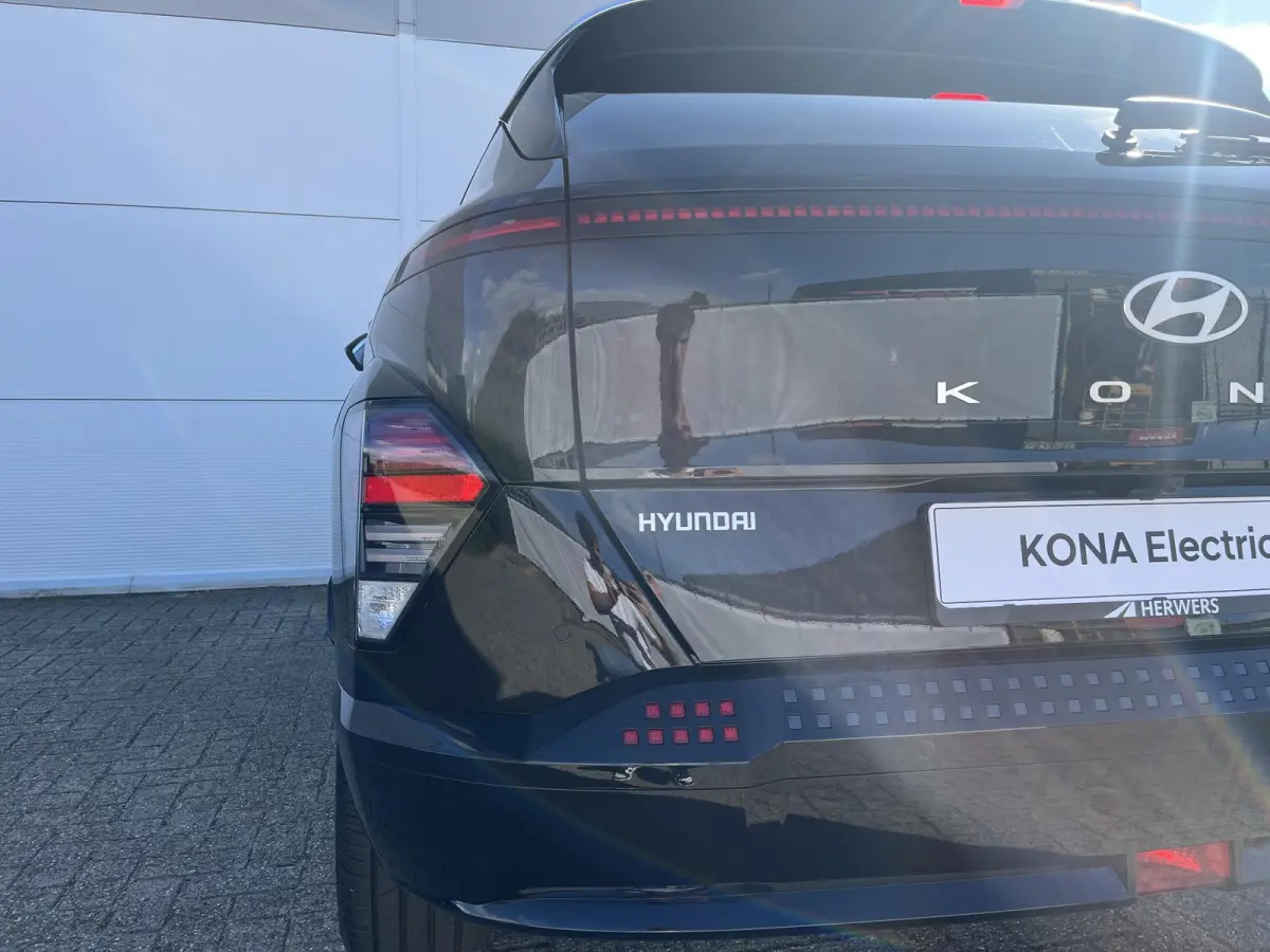 Premium 64.8 kWh / Uit Voorraad Leverbaar / Navigatie / Stoel verkoeling&Verwarming voorzijde /
