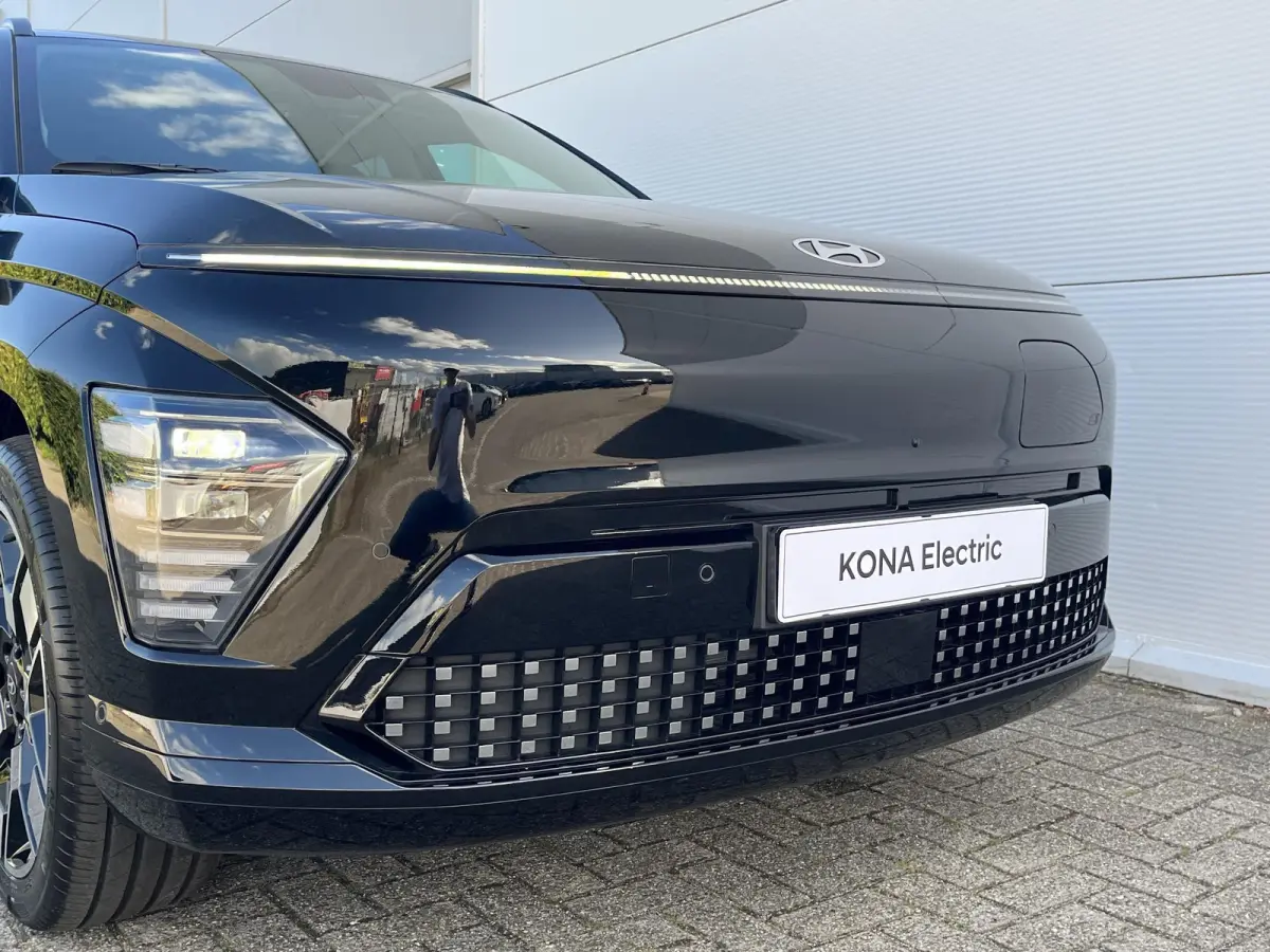 Premium 64.8 kWh / Uit Voorraad Leverbaar / Navigatie / Stoel verkoeling&Verwarming voorzijde /
