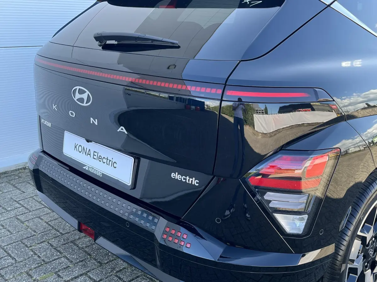 Premium 64.8 kWh / Uit Voorraad Leverbaar / Navigatie / Stoel verkoeling&Verwarming voorzijde /