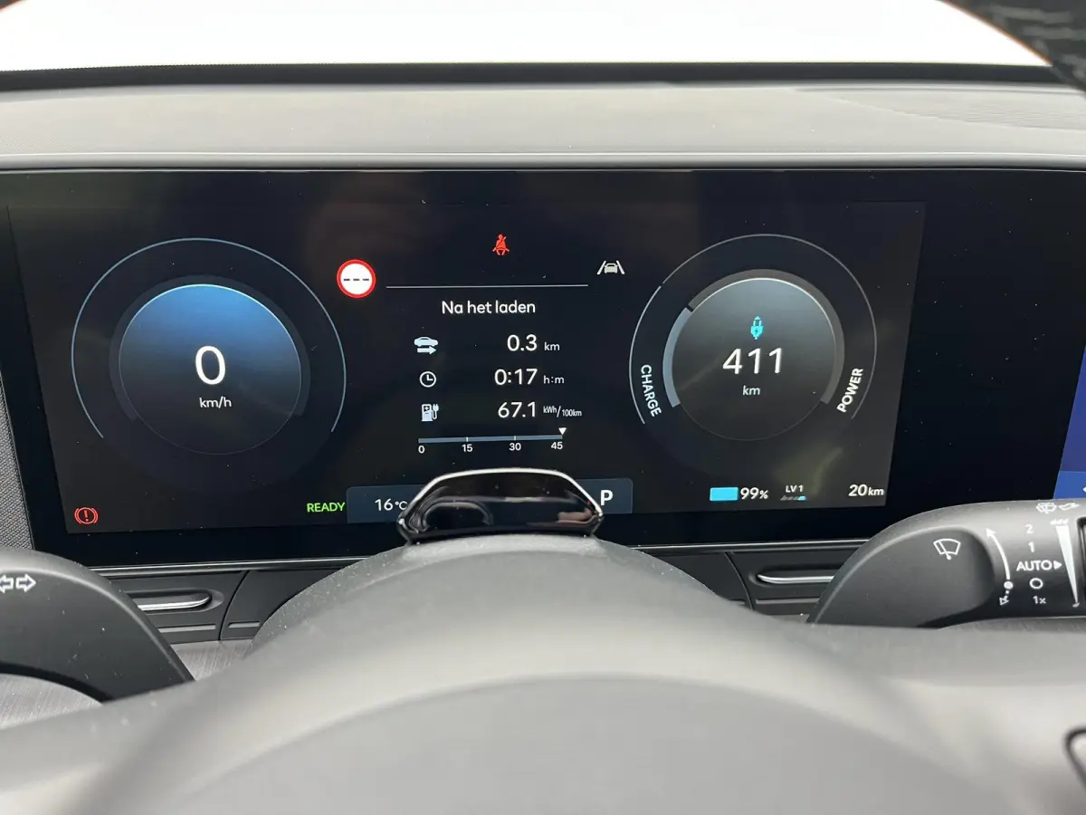 Long Range Pure Edition 64.8 kWh / Nieuw Uit Voorraad Leverbaar / Navigatie / Cruise Control Adaptief / Airco Vol Automatisch /