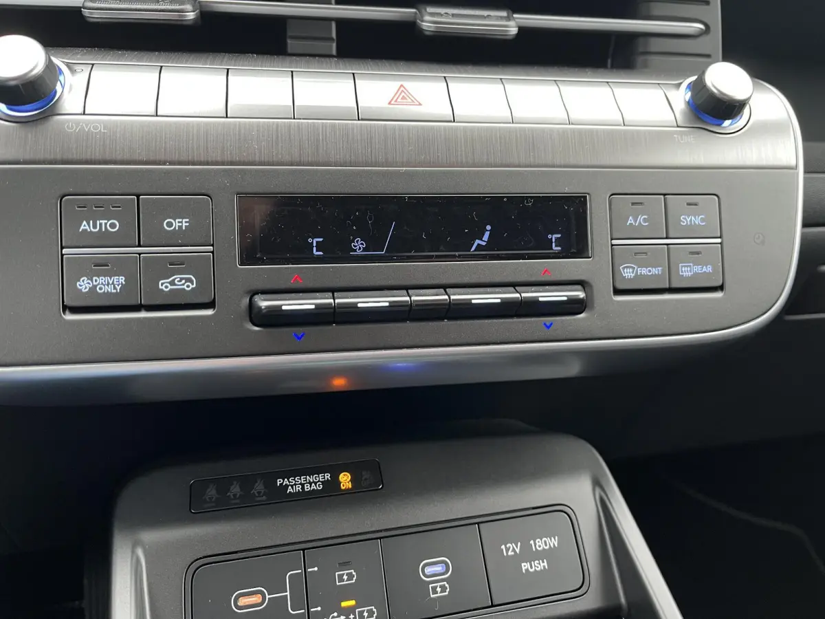 Long Range Pure Edition 64.8 kWh / Nieuw Uit Voorraad Leverbaar / Navigatie / Cruise Control Adaptief / Airco Vol Automatisch /