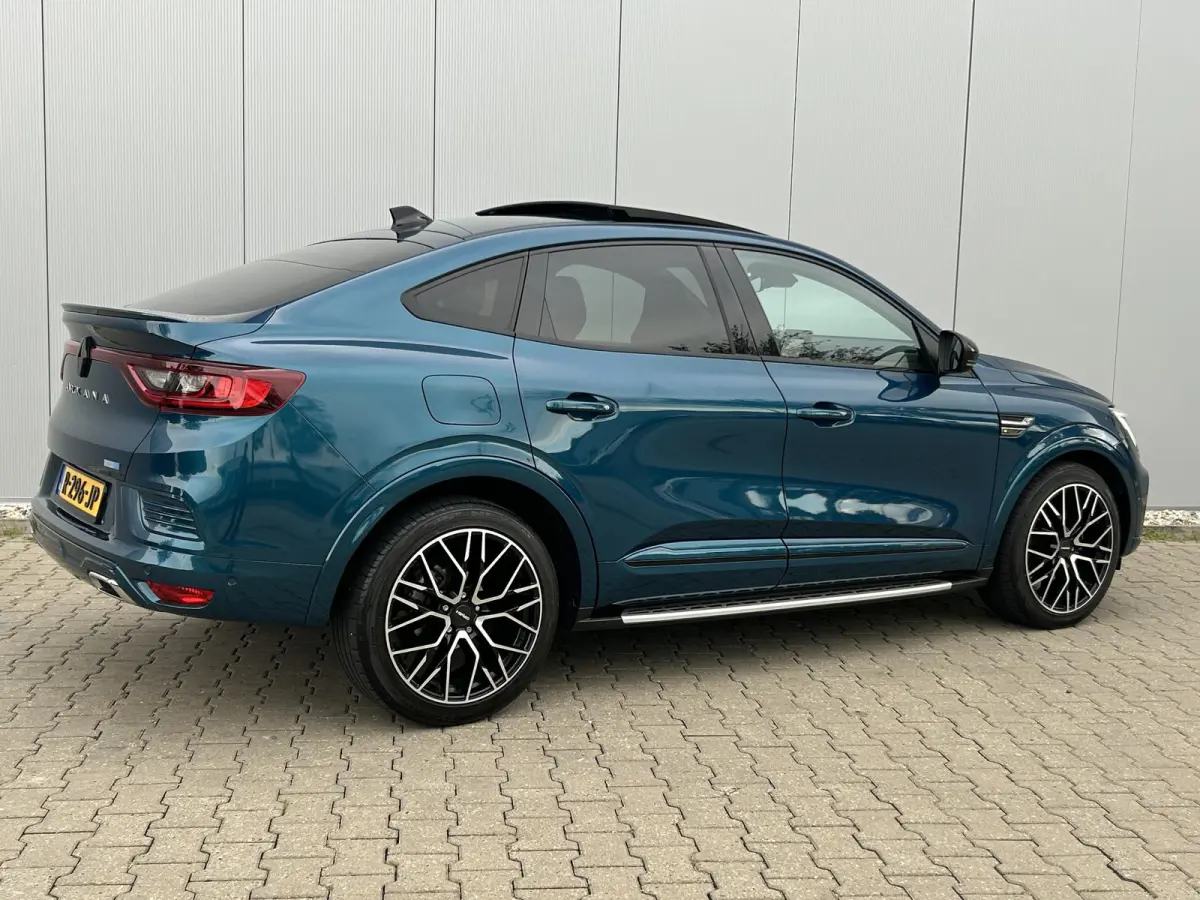 1.6 E-Tech Hybrid 145 R.S. Line / Schuif&Kanteldak / Navigatie / Airco / Lederen Bekleding / Cruise Control / | Apple Carplay/Android Auto | Blind Spot Warning | Elektrisch glazen schuif-/ka