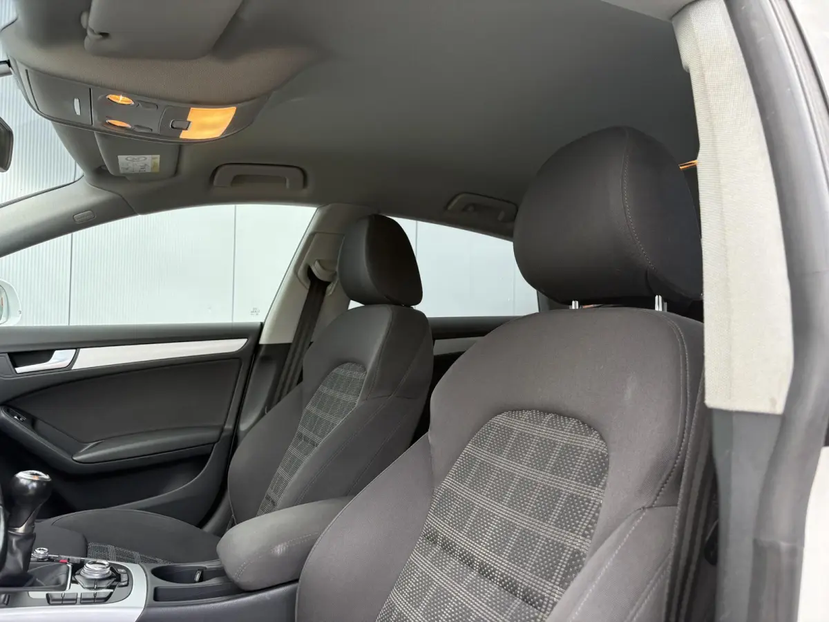 1.8 TFSI Business Edition / Trekhaak Geremd 1.500 kg / Navigatie / Cruise control / Airco / Bi-xenon koplampen / | Bi-xenon koplampen | Cruise control | Lendesteunen (verstelbaar)