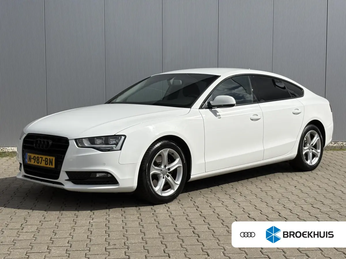 1.8 TFSI Business Edition / Trekhaak Geremd 1.500 kg / Navigatie / Cruise control / Airco / Bi-xenon koplampen / | Bi-xenon koplampen | Cruise control | Lendesteunen (verstelbaar)